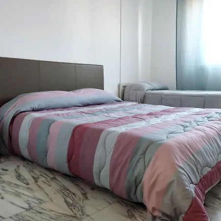 Alojamento de Acomodação e Pequeno-almoço Thomas'home Comiso