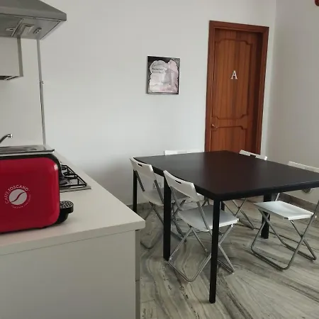 Alojamento de Acomodação e Pequeno-almoço Thomas'home Comiso