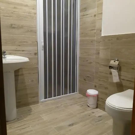 Alojamento de Acomodação e Pequeno-almoço Thomas'home 3*