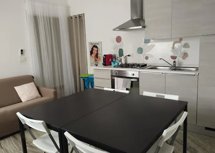 Thomas'home فندق مبيت وإفطار كوميزو
