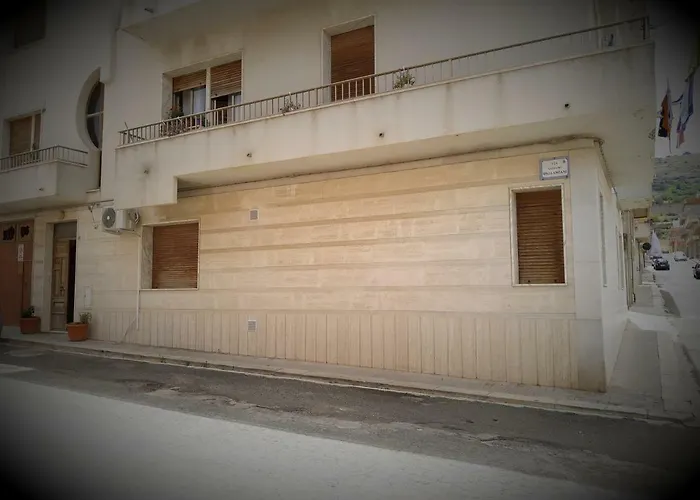 Thomas'home فندق مبيت وإفطار كوميزو
